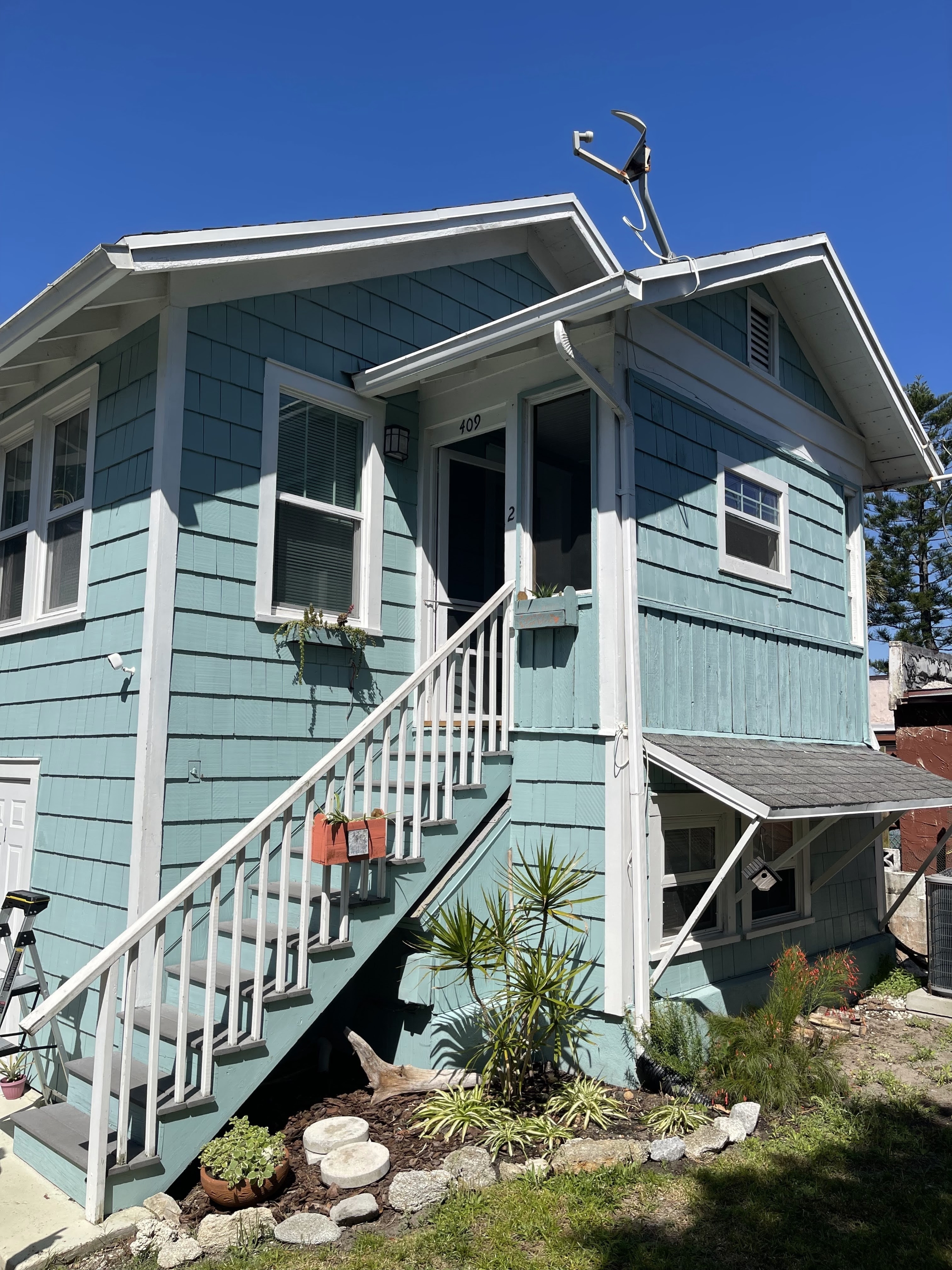 409 Poinsettia Road